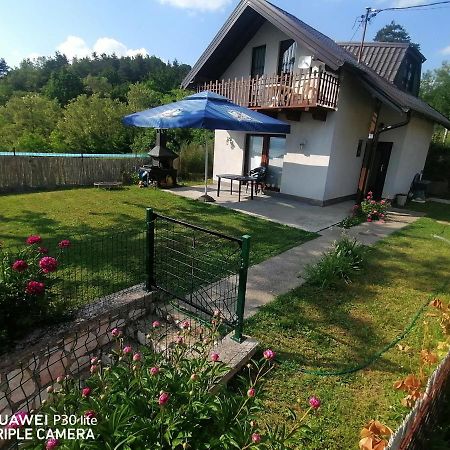 Asja Guest House Lukavac Ngoại thất bức ảnh