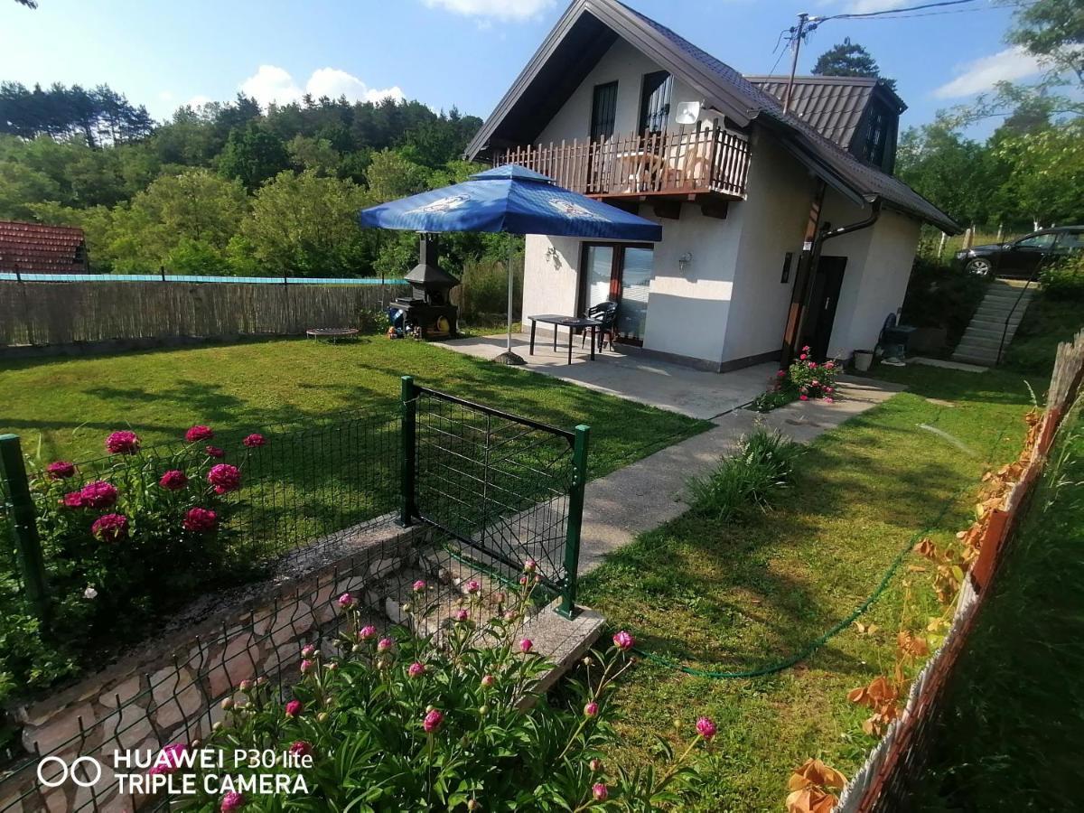 Asja Guest House Lukavac Ngoại thất bức ảnh