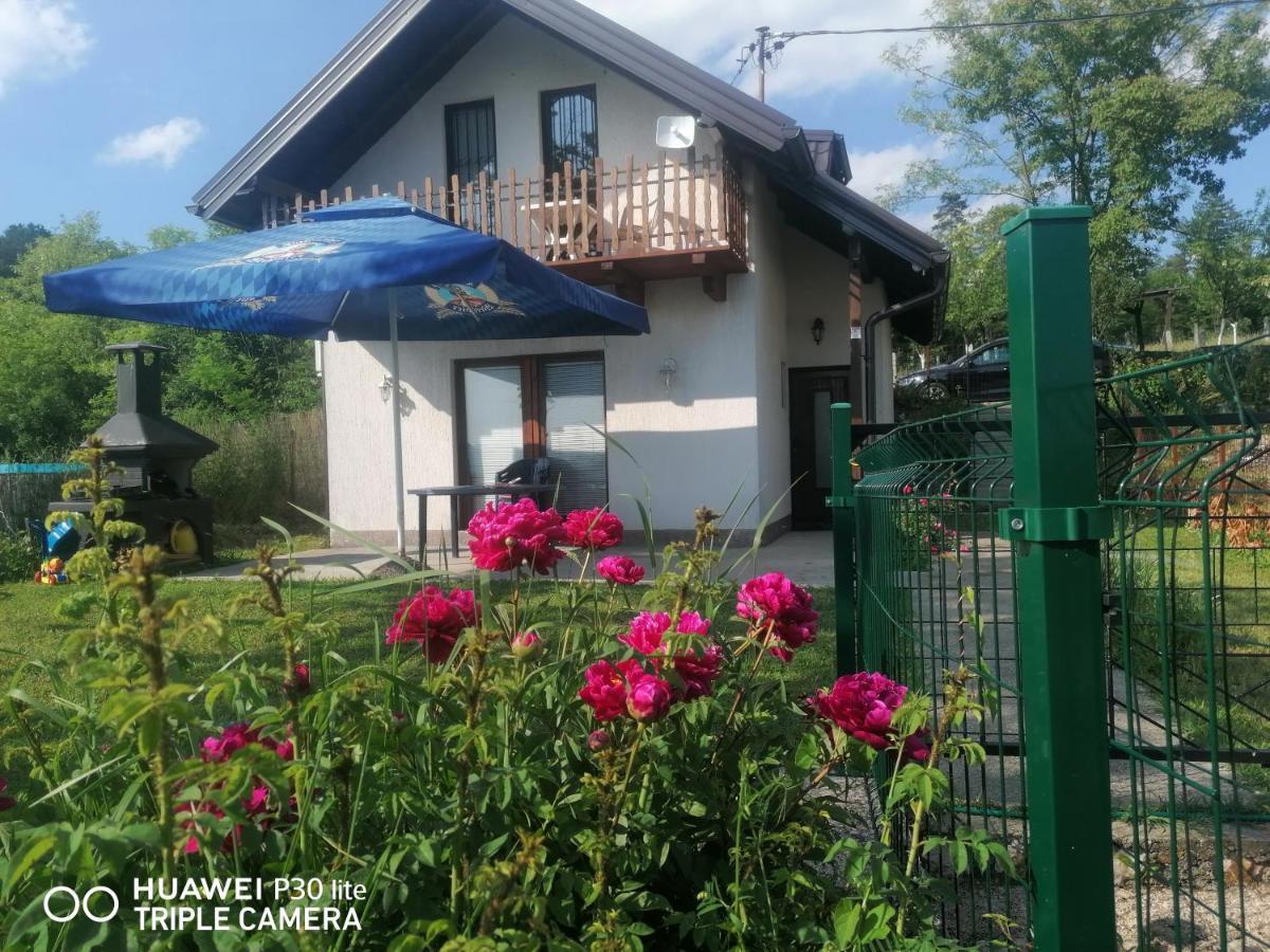 Asja Guest House Lukavac Ngoại thất bức ảnh