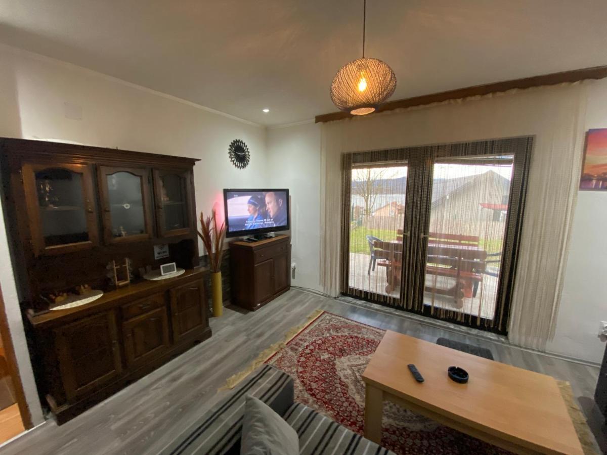 Asja Guest House Lukavac Ngoại thất bức ảnh