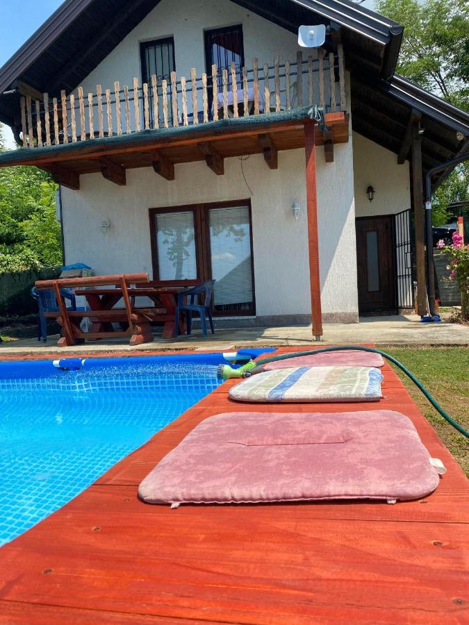 Asja Guest House Lukavac Ngoại thất bức ảnh